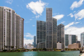 DELUXE 5 STAR CONDO ICONBRICKELL@25TH, FREE SPA/GYM/POOL